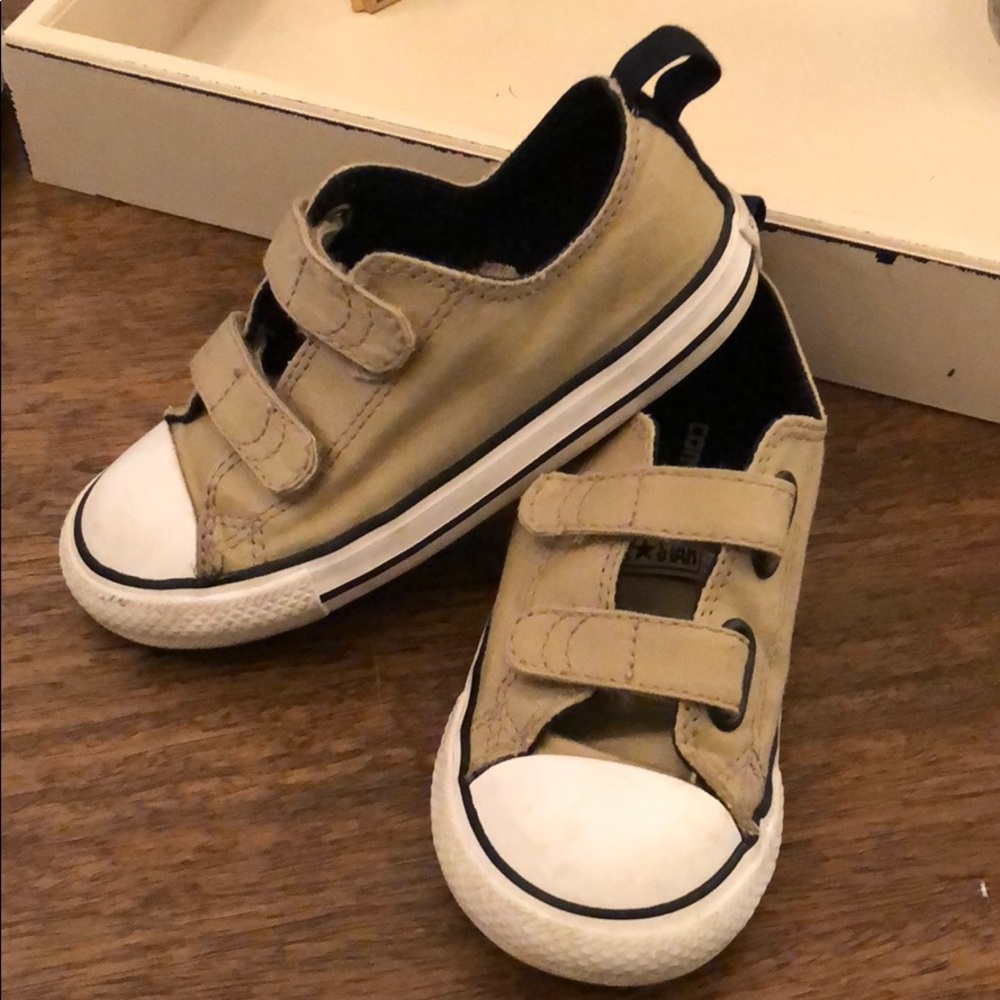 Boy’s converse